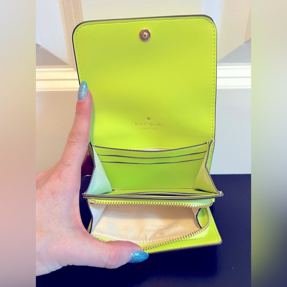 ♠️ Kate Spade ♠️ Kayla Pebbled Leather Small Wallet - Picture 3 of 4